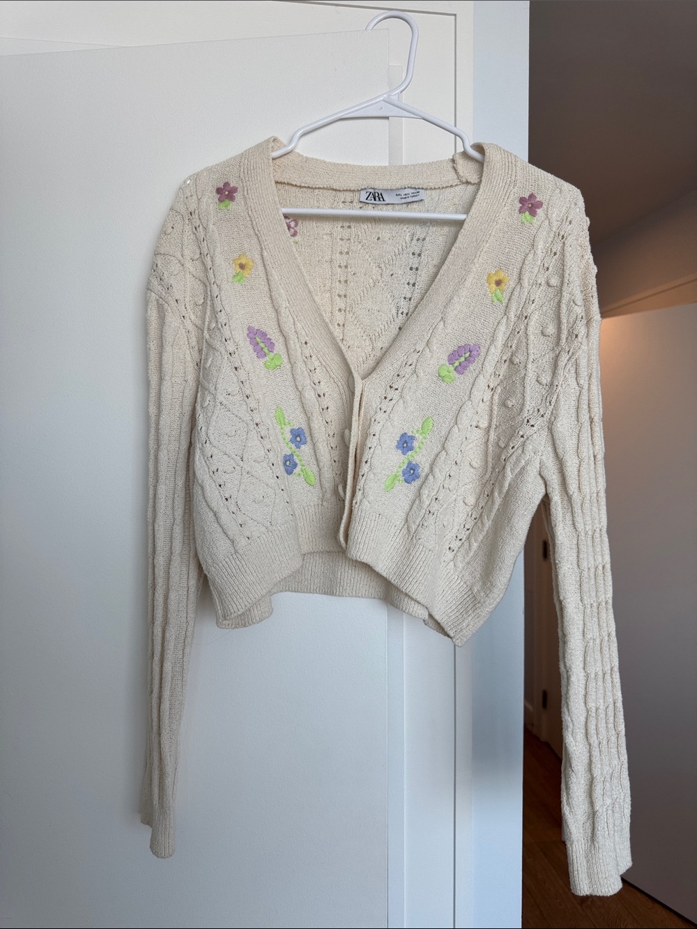 Zara Cream Cropped Cable-Knit Cardigan with Pastel Floral Embroidery